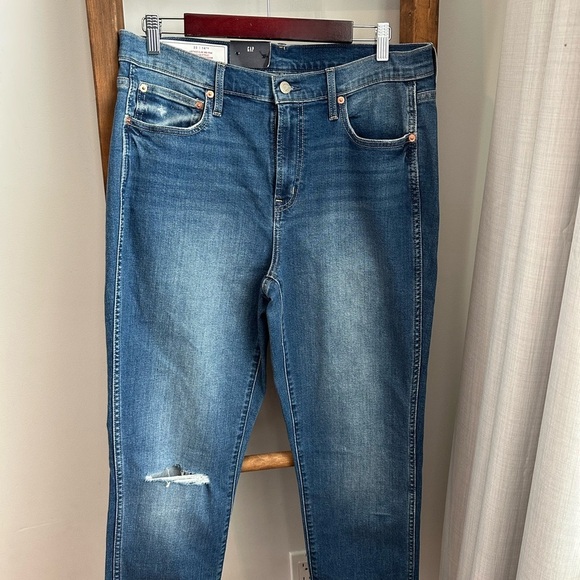 NWT Gap Vintage Slim Mid Rise Jean - Picture 2 of 7